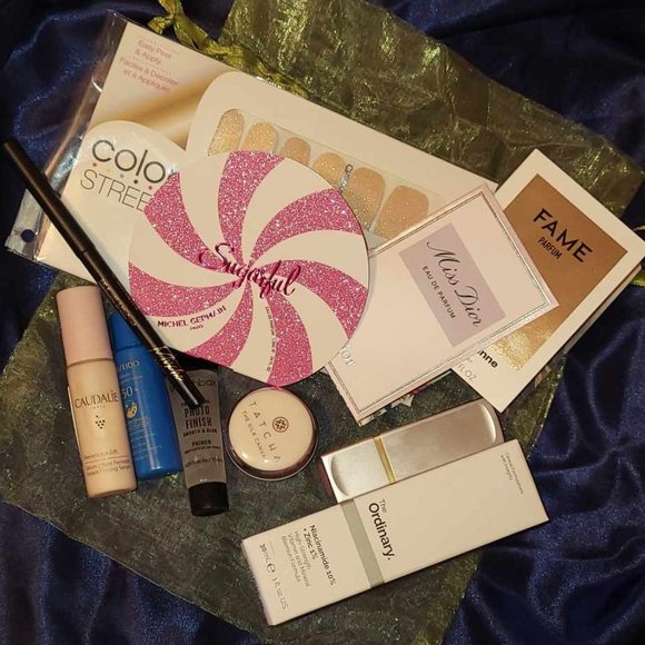 OMYPOSH! FUN!! Lot of 11 Brand New Sample & Full Size Luxury Beauty - Picture 1 of 5